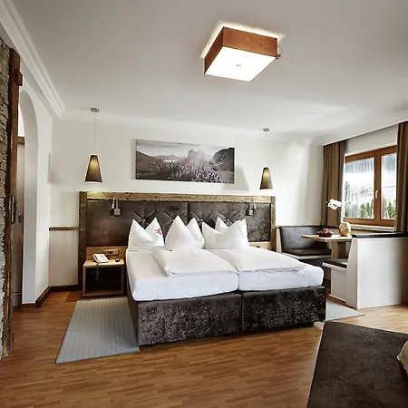 Perauer Szálloda 3*